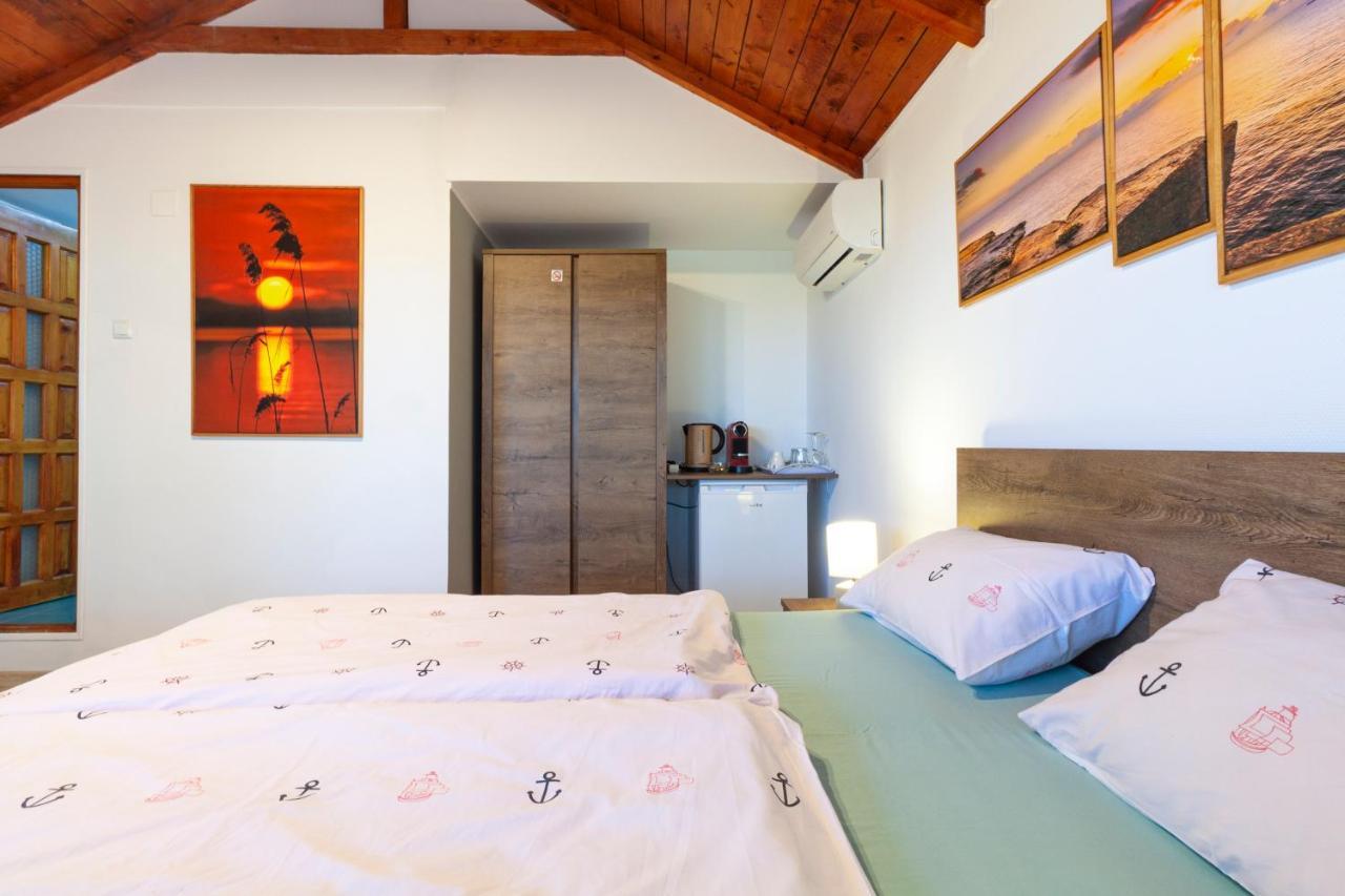 Hotel Casa Ana Vama Veche Esterno foto