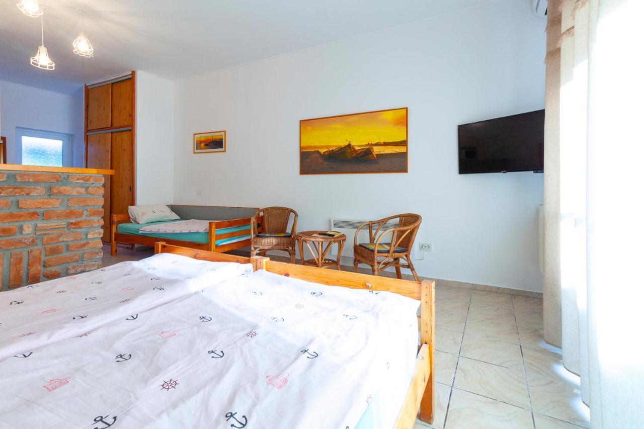 Hotel Casa Ana Vama Veche Esterno foto