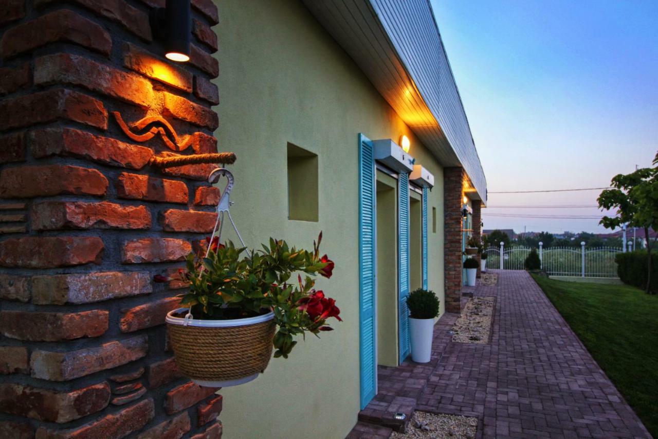 Hotel Casa Ana Vama Veche Esterno foto